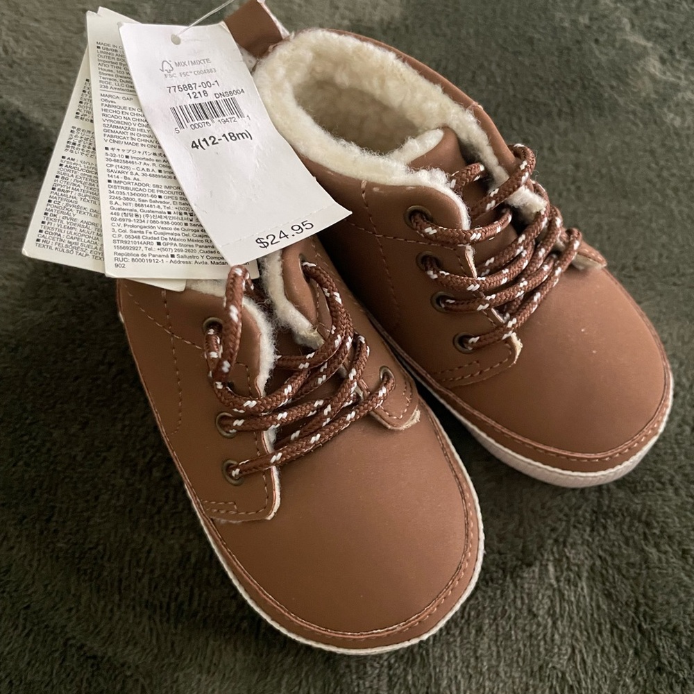 GAP Tan Baby Shoes with Cream Lining